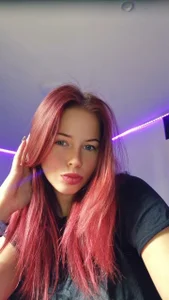 ErnestineBagge red head Hình