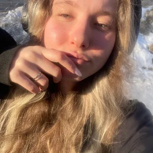Emmathegreat Public Foto 5