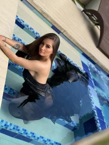 MaryLewis_ W A T E R Pic