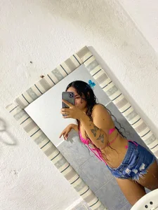 salome_rojas_ Beach🏖️👙 Bilde 5