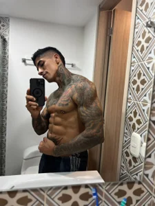 AdanReilly Public 사진 4