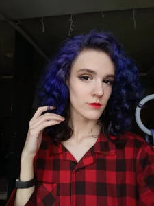 AuraLaunni Public Pic 2