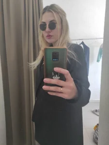 Daniela_Cooperr Your Boss Hình