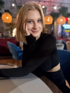 Dinner time is my FAV time ;3 de Kiki_Stacy  3 photos