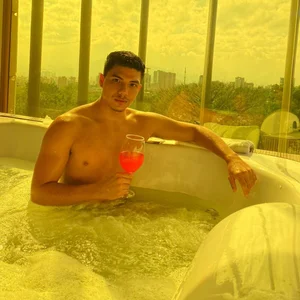 Uriel_Ray_ Public Bilde 8