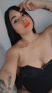 ValentinaGarcia3 I'm your little kiss Pic 2