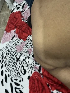 Pamelahotplay Public  4 снимка
