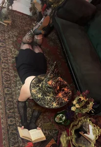 AllisonRoberts_ Happy Halloween!🎃💀 Foto 3