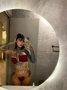 NinaVall Public Pic 2