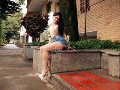 miss_thang_ Shinning in the streets Pic 3