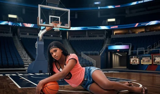 Melisa_Ebony Queen basketball Pic