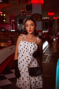 NataliaRivera_ PIN UP NAT 💄 รูป  8
