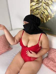 oksaana_arabic Each photo is a temptation... slide slowly and tell me which one turns you on the most 😈📸 Pic 3