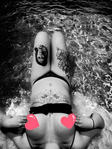 Megancullenofficial Public Immagine  3