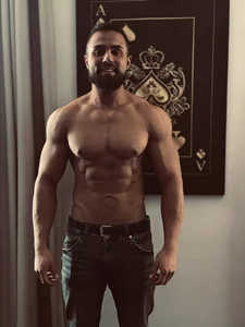 HayesWood Public  3টি ছবি