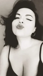 HoneyblakeandEmmagrey Hey! I´m Emma 😏 Foto