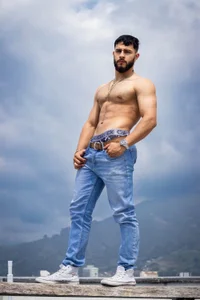 Maaz__Harem Public Pic 4