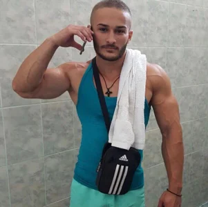 tony_storm: Public ( 5 фото)