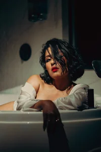 EviePhoenix Enjoy the humidity of my body Pic 2