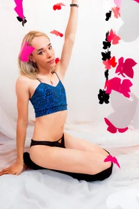 treat me with love and I'll give you pleasure de Linda_Crawford  Imagens