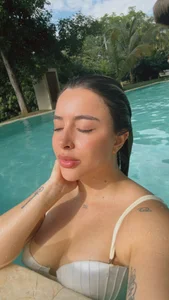 Alessia-miller_ Enjoying life!❤️  4টি ছবি