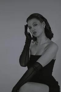 SelenaKiss_ in black and white Pic 2