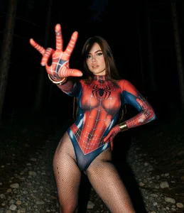 melissa_es Have you already gone to see the new Spider Man movie? 🕷️❤️‍🔥 圖片 4