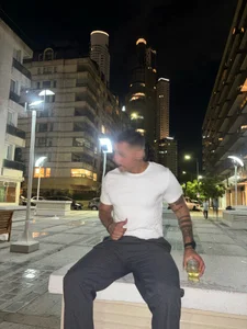 Luchonaked Public Gambar 3