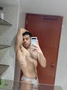 Jhon_Mercu4ry Gym guy or sexy little angel?  2 снимка