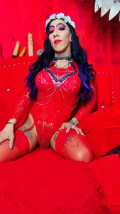 camila_hot_dirty hot red Pic