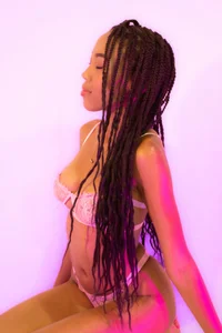 Mia_Duarte1のTemptation at its finest.の 6枚の写真