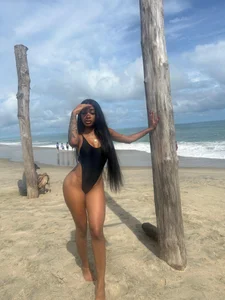 Angelesmith1 ON VACATION 🏖️ Immagine  4