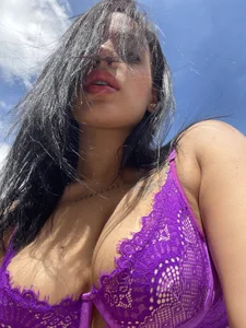 AngelineConnor: Your favorite girl looks good in purple ( 2 фото)