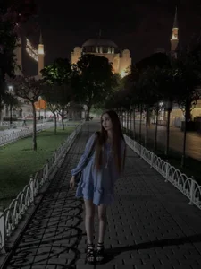 HollyPaw Public Pic 3