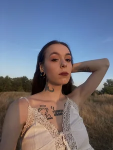 naughty_dakota look at me Pic