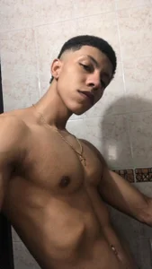 RickyEbony Do you like the view from down there? Εικόνα 2