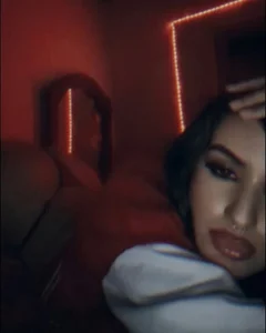 Vexoryn QUE LA LUJURIA Y EL PLACER NOS HAGAN QUEMAR 🥵🔥❤️‍🔥 টি ছবি