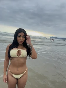 Euzinha de Larissa_alvess  4 Imagens