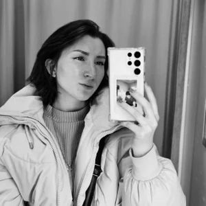 AmiraStanden Public Foto 2