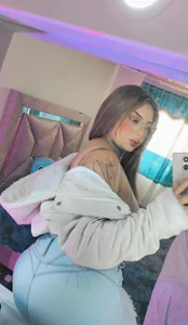 ScarlettRose_Pink Public Kuva