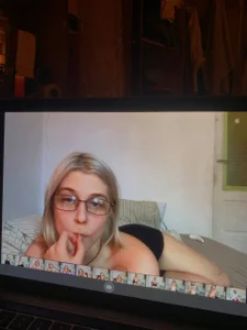 Ella_Bloom Public Poză 2