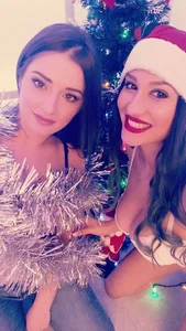 IrisBlues Me and my friend IsabellaEtthan Pic