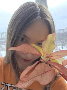 ElfredaTupy A bit of spring wibe hehe 🌸 Foto 2