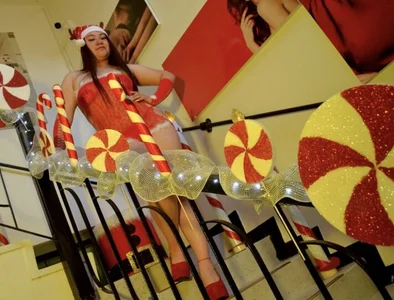 NikkiRous_ Merry christmas🥰 Pic 3