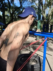 Jared_Cole Exercise day - {count, plural, one {תמונה אחת} two {שתי תמונות} many {# תמונות} other {# תמונות}}