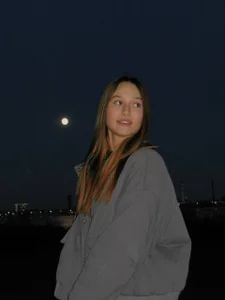 Harlybaby_2007 walk in the forest Pic