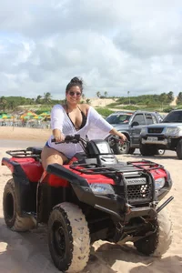 AbyanaGomのDiversiónの 2枚の写真