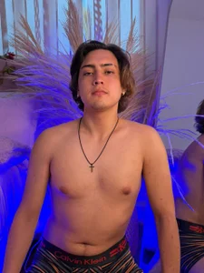 Young King 👑 od IvyBlaze_DanteKush  9 snímek