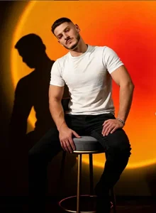 Casual_Mike Public  2টি ছবি