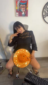 THE HOTTEST WITCH YOU'LL EVER MEET od Terra__Rouse_  4 snímek